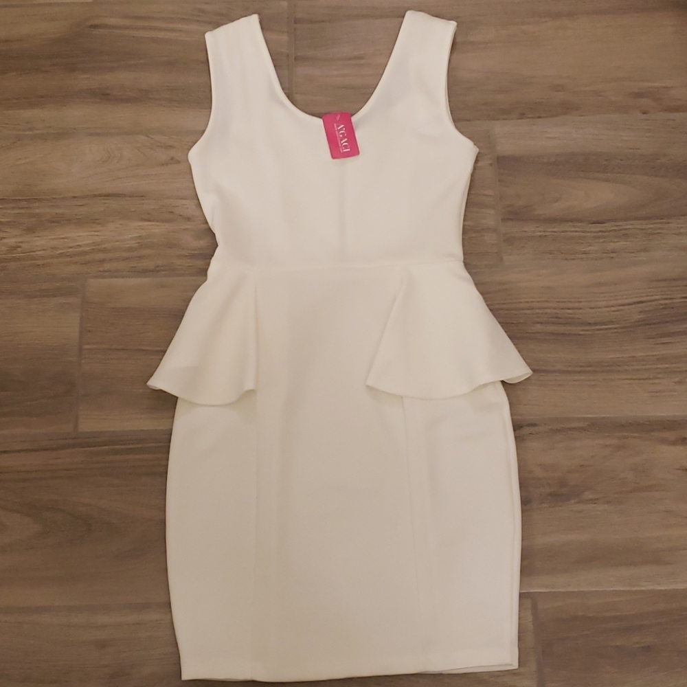 Off-white Fitted Dress - Picture 5 of 6